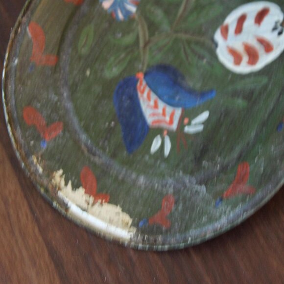 Vintage Painted Metal Scoop, Green with Hand Painted Folk Art, Flour or Grain - Picture 4 of 10